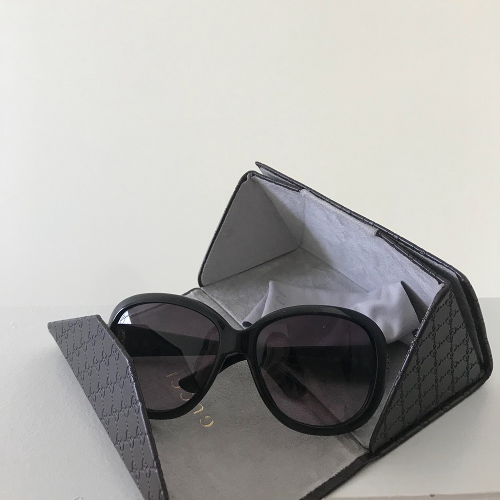 GUCCI Oversized Sunglasses in Black GG 3712/s